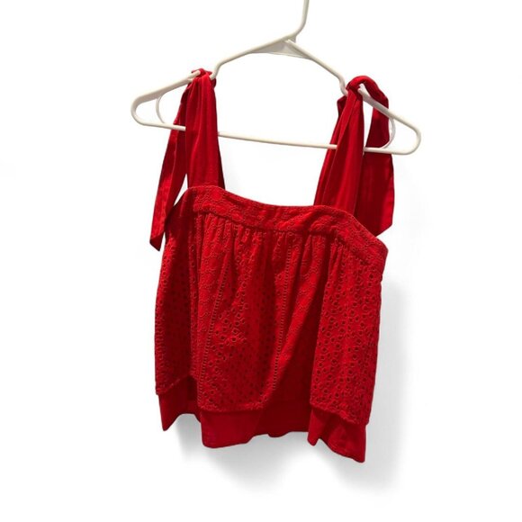 Red top with cute pattern detailing - Picture 1 of 4